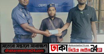 হারানো মোবাইল উদ্ধার করে প্রকৃত মালিকের হাতে বুঝিয়ে দিল কুষ্টিয়া সদর থানা পুলিশ