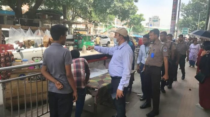 কারওয়ান বাজার-ফার্মগেইটে মেট্রোরেল এলাকায় উচ্ছেদ অভিযান