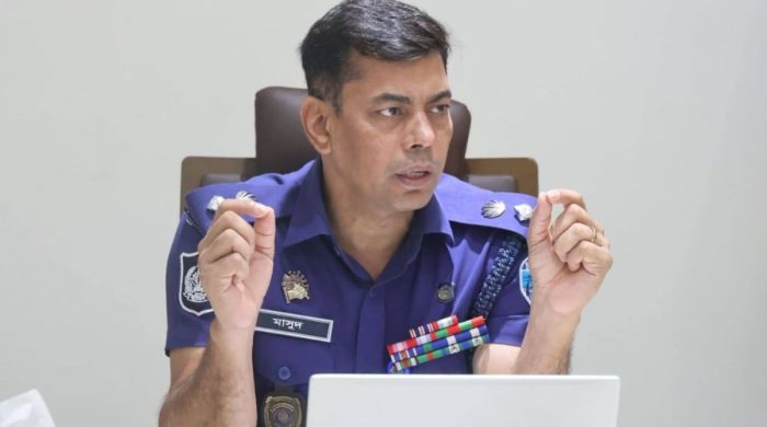 গুজব ছড়ানোর আগেই শনাক্তের নির্দেশ চট্টগ্রাম পুলিশ সুপারের