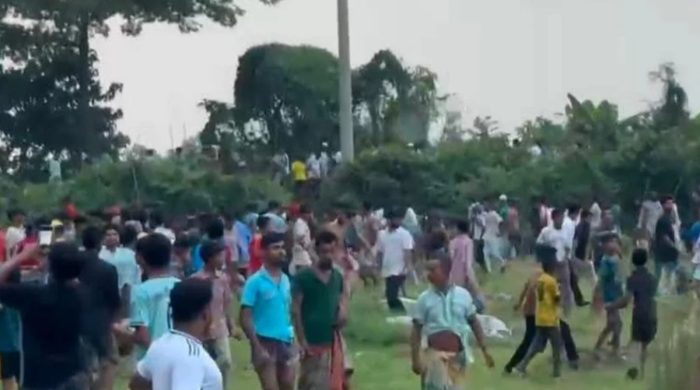ঝালমুড়ির জায়গা নিয়ে দুই গ্রামের সংঘর্ষ, আহত ২০