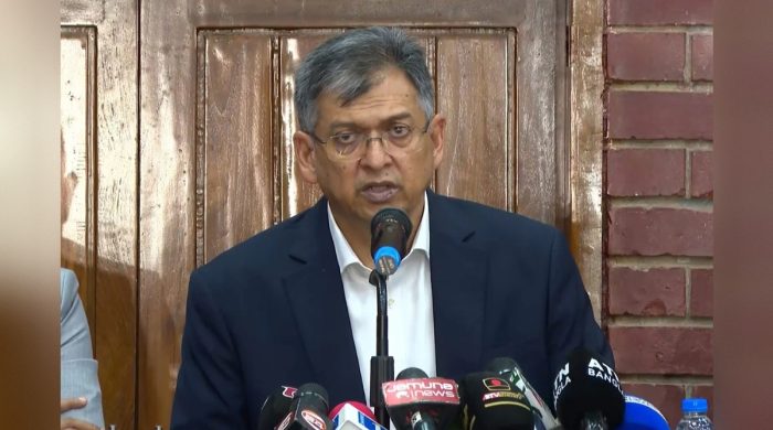 ডিসেম্বরেই সংবিধান সংশোধনের চূড়ান্ত রিপোর্ট স্বরাষ্ট্রমন্ত্রী