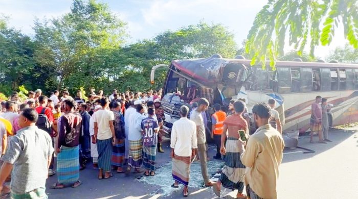 ঢাকা-ভাঙ্গা এক্সপ্রেসওয়েতে দুই বাসের ভয়াবহ সংঘর্ষ আহত ২০ জন