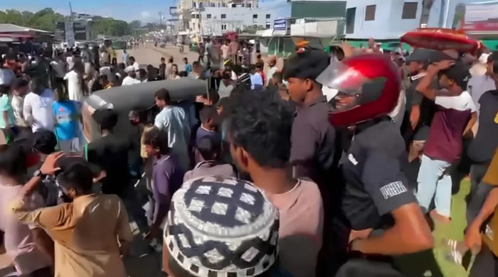 নবীনবরণ ঘিরে সুনামগঞ্জে ছাত্রদল-শিবিরের সংঘর্ষ, আহত ৪০