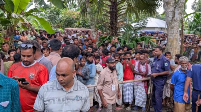 পাবনায় বিএনপি নেতাকে গুলি, মৃত্যু নিশ্চিত করতে কুপিয়ে হত্যা