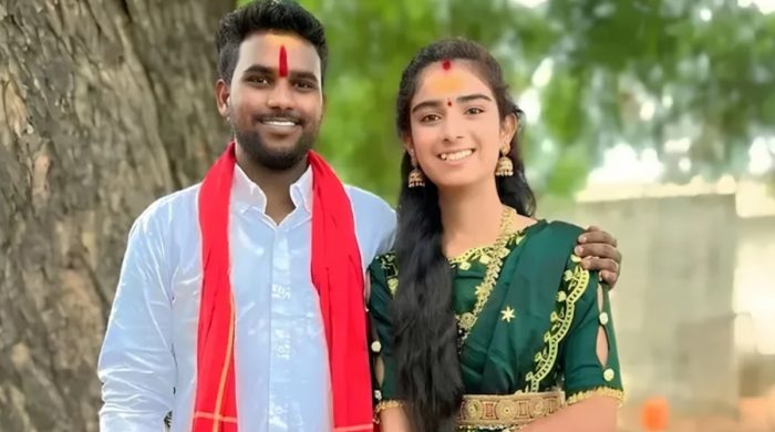 বোনের হত্যার অভিযোগে দুলাভাইকে প্রকাশ্যে কুপিয়ে হত্যা
