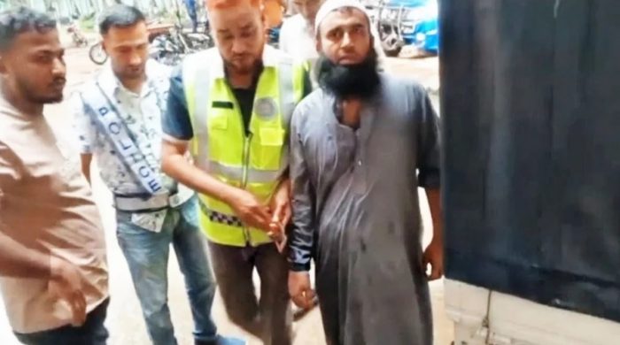 মাদ্রাসাছাত্রীকে যৌন হয়রানির অভিযোগে শিক্ষক আটক