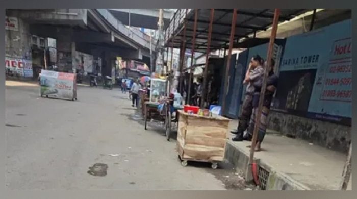মালিবাগে ফ্লাইওভার থেকে জোড়া ককটেল নিক্ষেপ