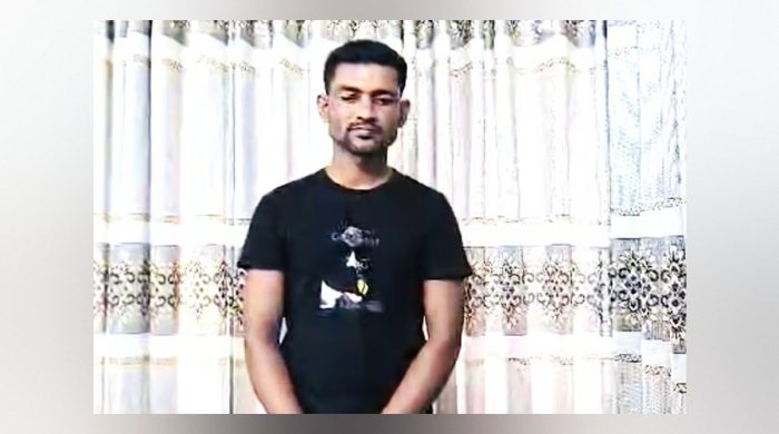 রিকশা ছেড়ে হ্যাকিংয়ে ওহিদুল, ৬৮ সিমসহ গ্রেপ্তার
