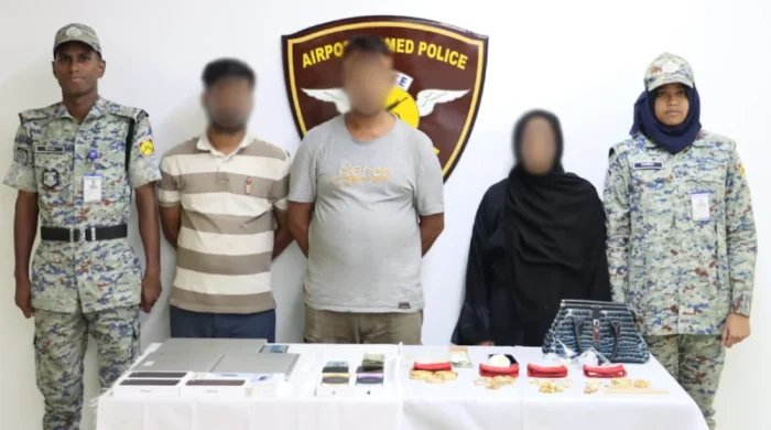 শাহজালালে সাড়ে ৩৯৭ গ্রাম স্বর্ণসহ তিনজন আটক