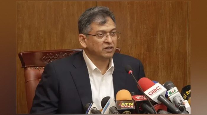 ‘বিএনপি চাঁদাবাজ দল’—সালমানের অভিযোগে স্বরাষ্ট্রমন্ত্রীর জবাব