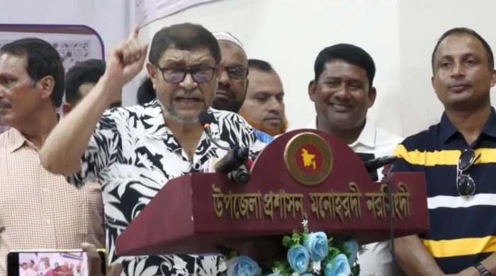 ‘বেহেস্তের টিকিট বিক্রিকারীরা’ ফ্যাসিস্টদের সঙ্গে হাত মিলিয়েছে স্বাস্থ্যমন্ত্রী