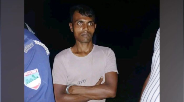 কুষ্টিয়ার দৌলতপুরে খড়ের নিচে যুবকের মরদেহ, বন্ধু গ্রেপ্তার