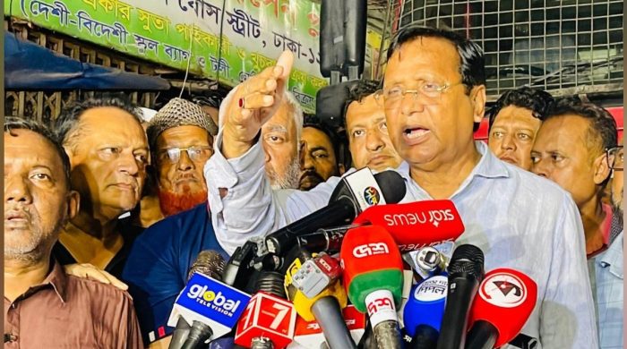 চকবাজারে আগুন অগ্নিনিরাপত্তা ও দখলমুক্ত সড়কের তাগিদ ডিএসসিসি প্রশাসকের