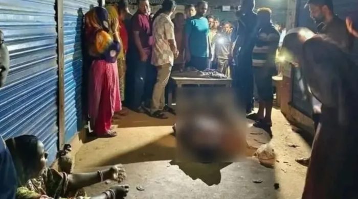 চুল কাটার টাকা চাওয়ায় ক্ষোভ, সেলুন থেকে বাড়ির উঠান—ছুরিকাঘাতে নিহত নরসুন্দর