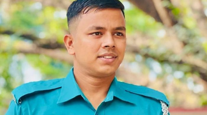 ছিনতাইকারী ধরতে গিয়ে বাসের ধাক্কায় পুলিশ সদস্য নিহত