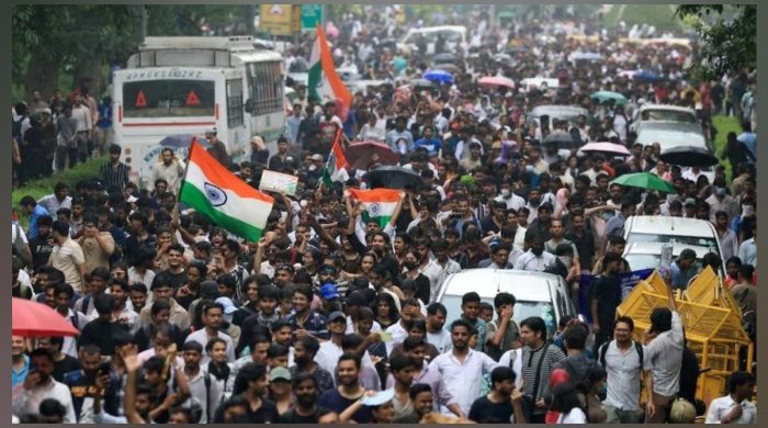 দিল্লিতে দ্বিতীয় দিনের বিক্ষোভ, নির্বাচন কমিশনপ্রধানের পদত্যাগ দাবি