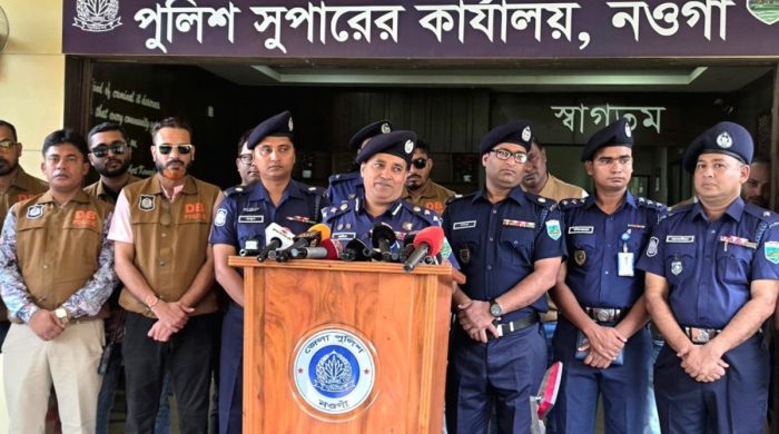 নওগাঁয় ৩৪ লাখ টাকা ছিনতাইয়ের নেপথ্যে ব্যাংকের কর্মকর্তারা, গ্রেপ্তার ৬