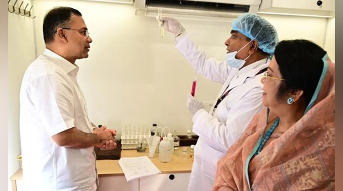 নিরাপদ খাদ্য নিশ্চিতে মোবাইল ল্যাব পরিদর্শনে প্রধানমন্ত্রী