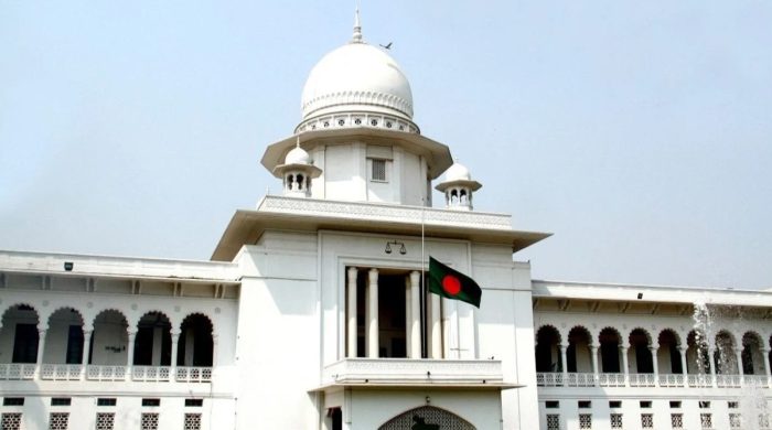 পদ্মায় বালু লুট বন্ধে হাইকোর্টের হস্তক্ষেপ চেয়ে রিট