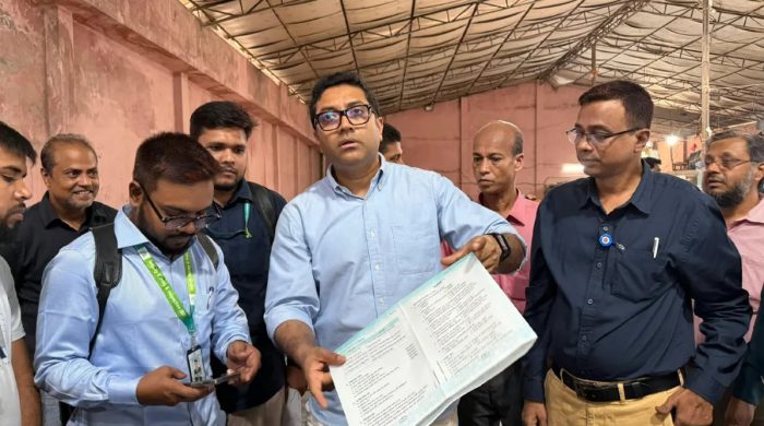 পাঠ্যবই ছাপায় ত্রুটি, ৫ নভেম্বরের মধ্যে সরবরাহের নির্দেশ ববি হাজ্জাজের