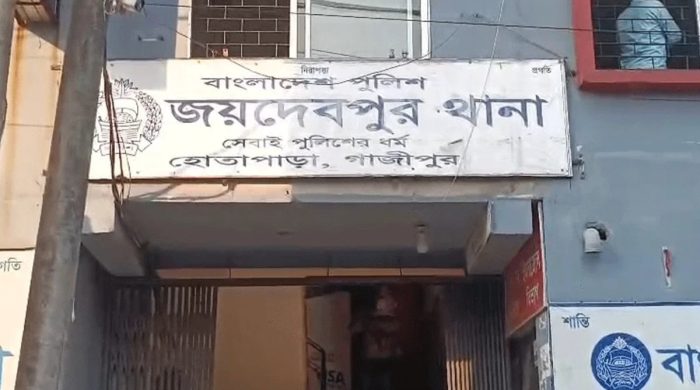 প্রেমের প্রস্তাবে অসম্মতি, শিক্ষার্থী অপহরণের অভিযোগ মাদ্রাসা পরিচালকের বিরুদ্ধে