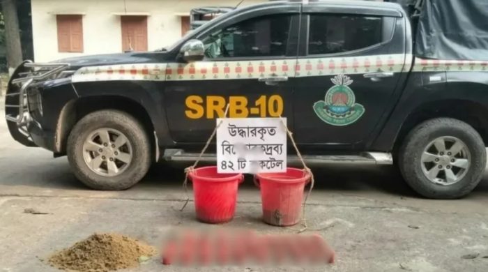 রাজবাড়ীর আমবাগানে মিলল ৪২টি অবিস্ফোরিত ককটেল