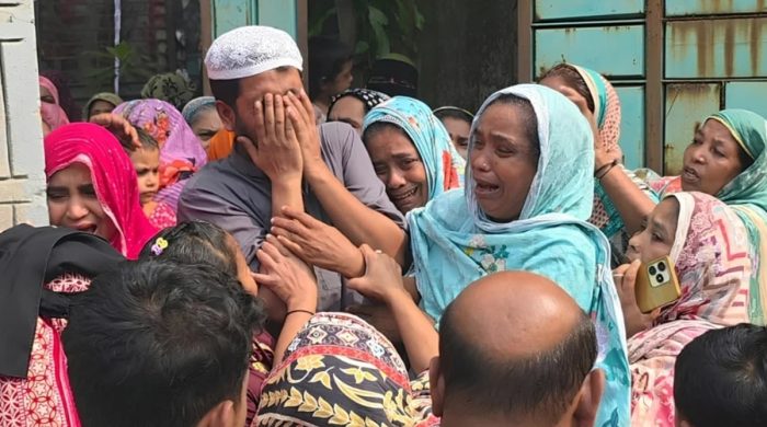 রূপগঞ্জে ট্রাক-অটোরিকশার সংঘর্ষে প্রাণ গেল নারীসহ দুজনের